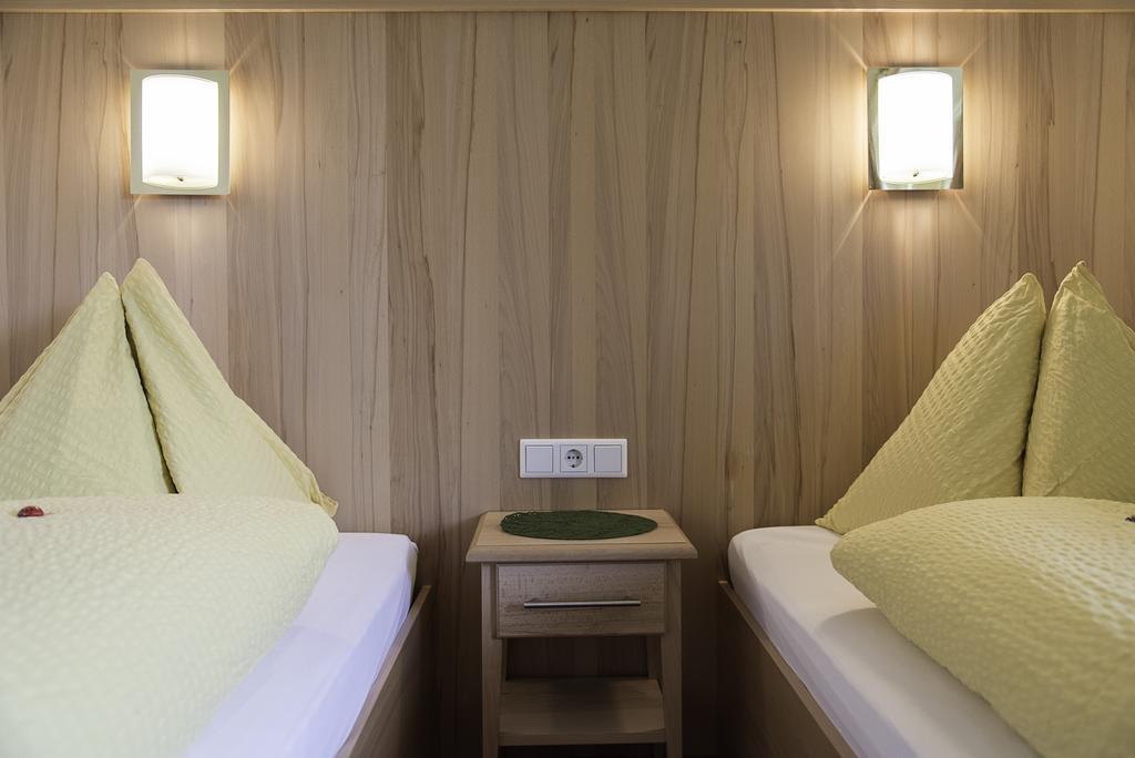 Gasthof Brentwirt Guest House Леоганг Стая снимка
