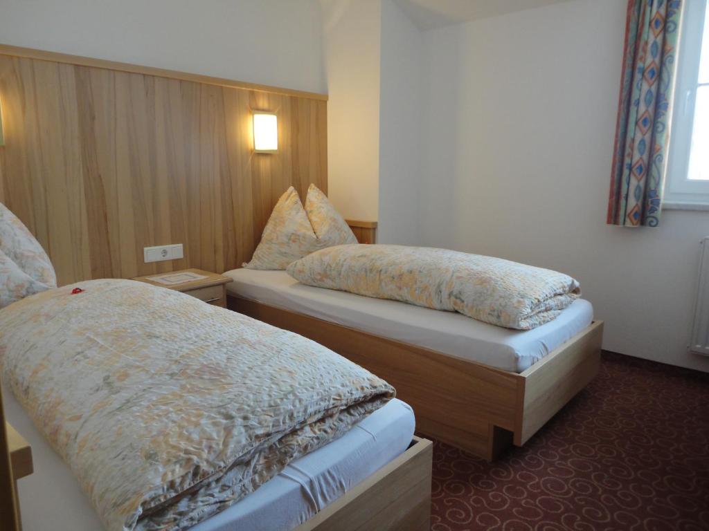 Gasthof Brentwirt Guest House Леоганг Стая снимка