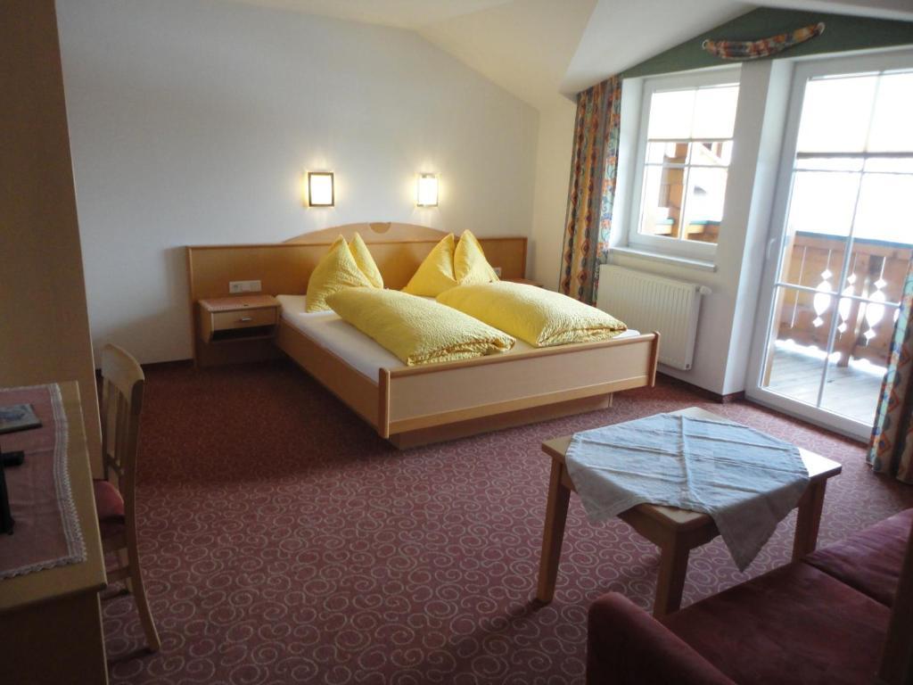 Gasthof Brentwirt Guest House Леоганг Стая снимка