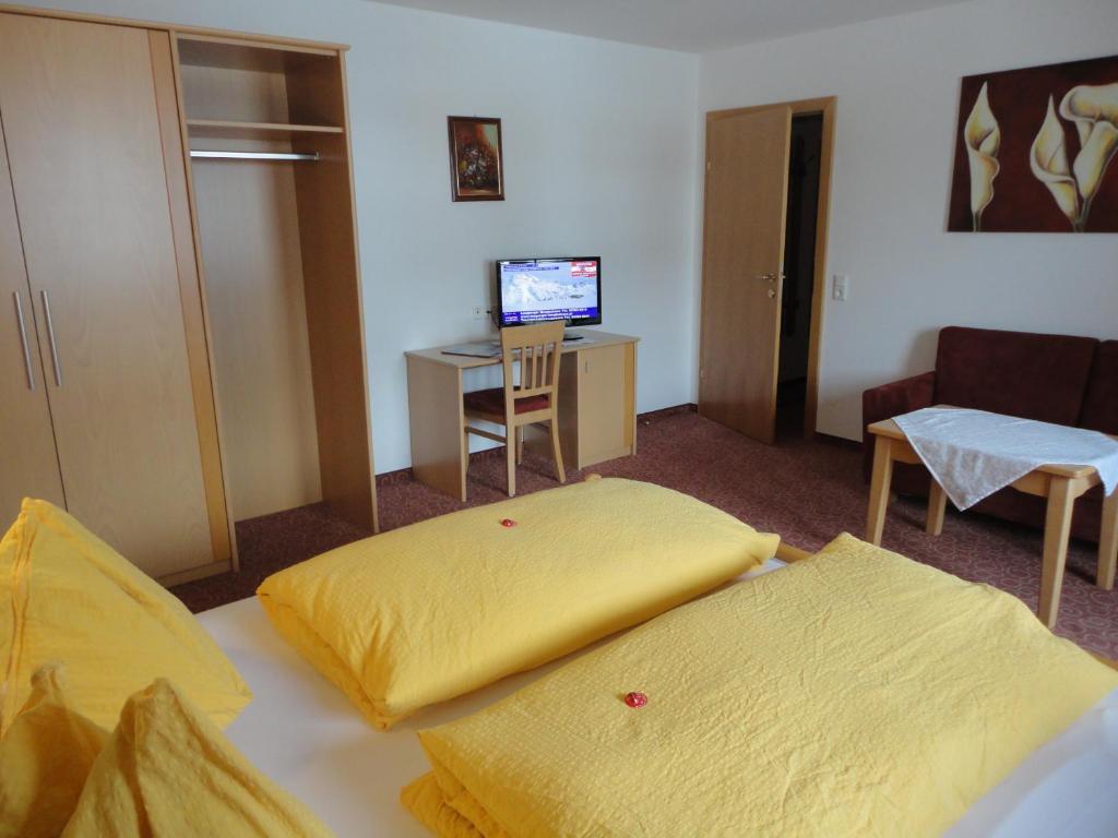 Gasthof Brentwirt Guest House Леоганг Стая снимка