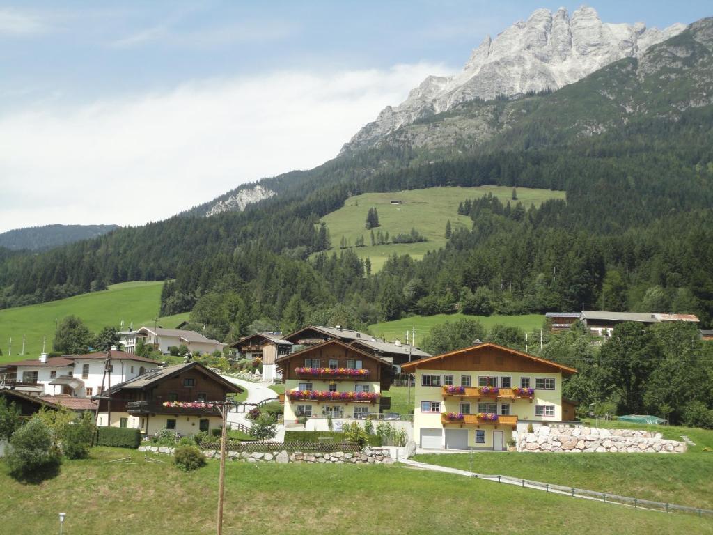 Gasthof Brentwirt Guest House Леоганг Екстериор снимка