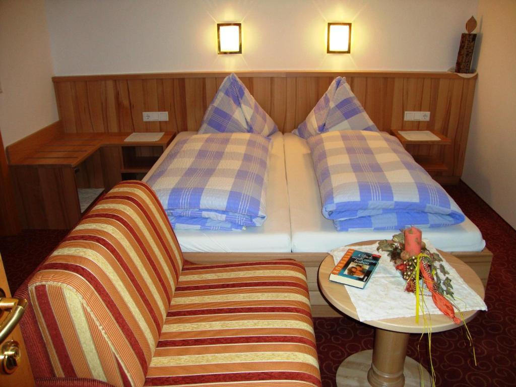 Gasthof Brentwirt Guest House Леоганг Стая снимка