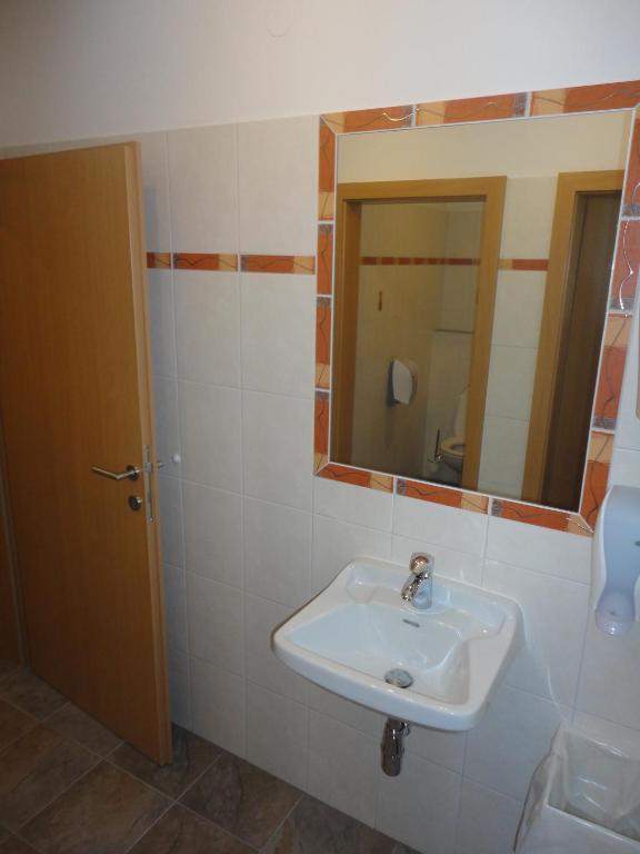 Gasthof Brentwirt Guest House Леоганг Екстериор снимка