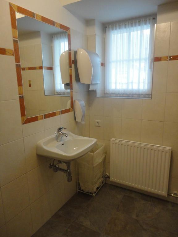 Gasthof Brentwirt Guest House Леоганг Екстериор снимка